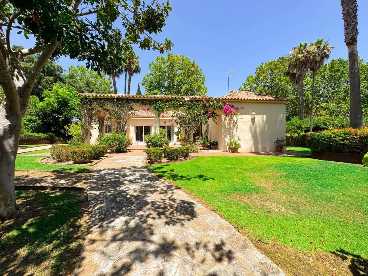 Chalet de 5 habitaciones en Sotogrande en venta con piscina garaje - 995.000 € (Ref: 9535224)