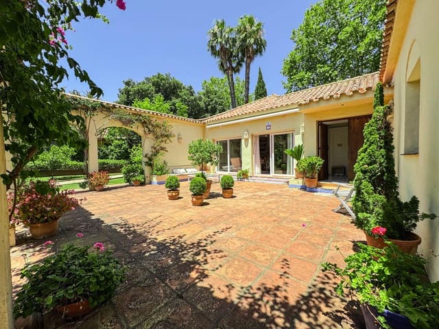 Chalet de 5 habitaciones en Sotogrande Alto, San Roque en venta con piscina garaje - 995.000 € (Ref: 9535224)