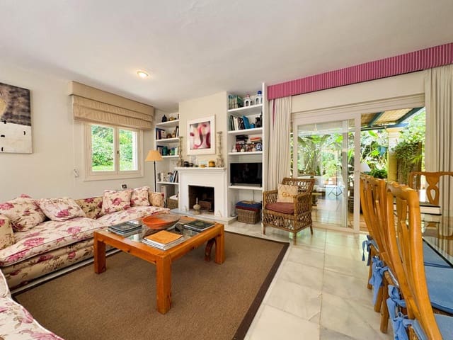 Chalet de 5 habitaciones en Sotogrande Alto, San Roque en venta con piscina garaje - 995.000 € (Ref: 9535224)