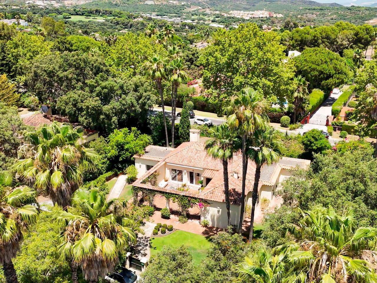 Chalet de 5 habitaciones en Sotogrande en venta con piscina garaje - 995.000 € (Ref: 9535224)