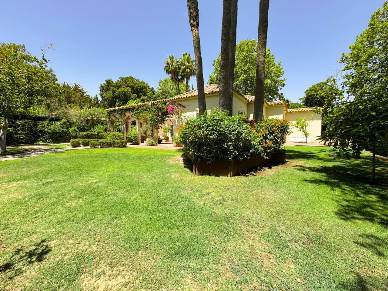 Chalet de 5 habitaciones en Sotogrande en venta con piscina garaje - 995.000 € (Ref: 9535224)