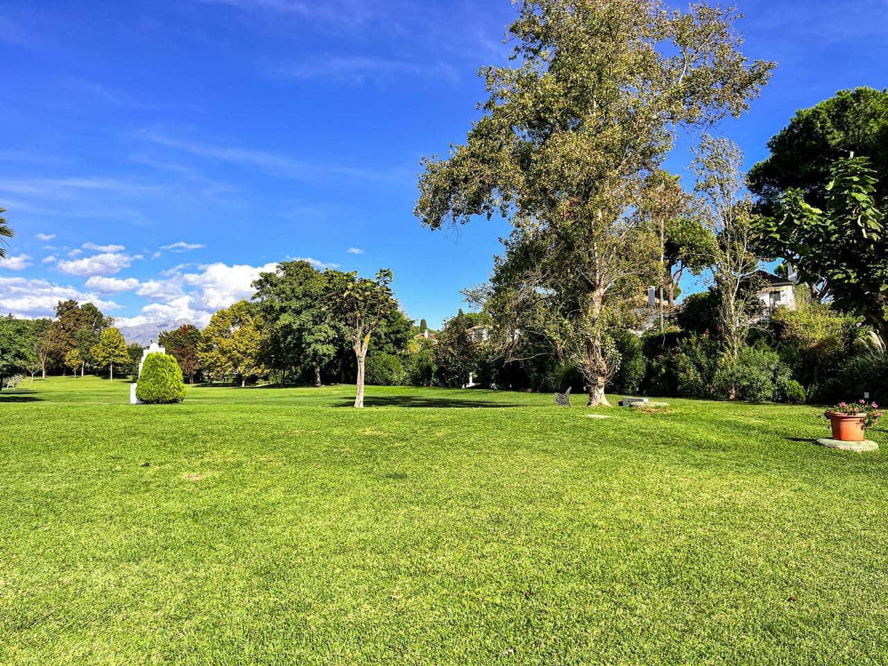 2 slaapkamer Flat te koop in Atalaya-Isdabe met zwembad garage - € 590.000 (Ref: 9539499)