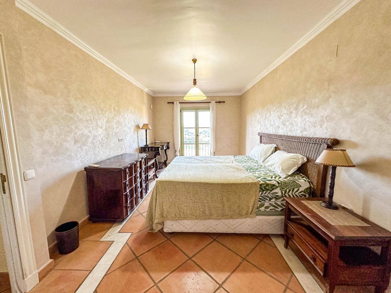 3 soveværelse Villa til salg i Sotogrande med swimmingpool garage - € 790.000 (Ref: 9539500)