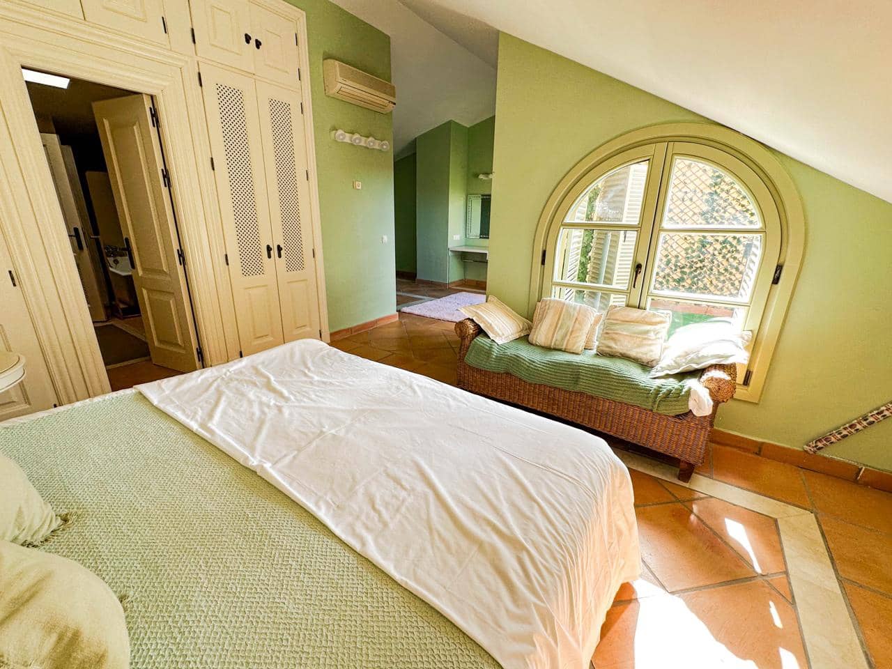 3 soveværelse Villa til salg i Sotogrande med swimmingpool garage - € 790.000 (Ref: 9539500)