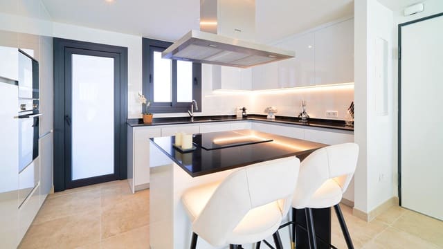 Piso de 3 habitaciones en Benahavís en venta con piscina garaje - 767.000 € (Ref: 9539705)