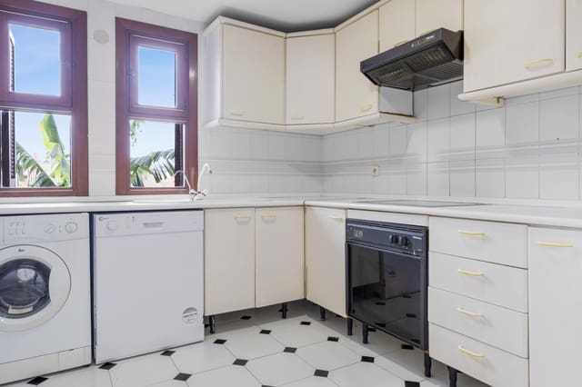 2 soveværelse Villa til salg i Guadalobón, Estepona med swimmingpool - € 469.000 (Ref: 9542134)