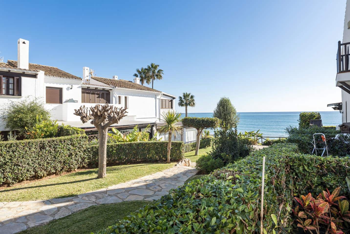 2 soveværelse Villa til salg i Estepona med swimmingpool - € 469.000 (Ref: 9542134)