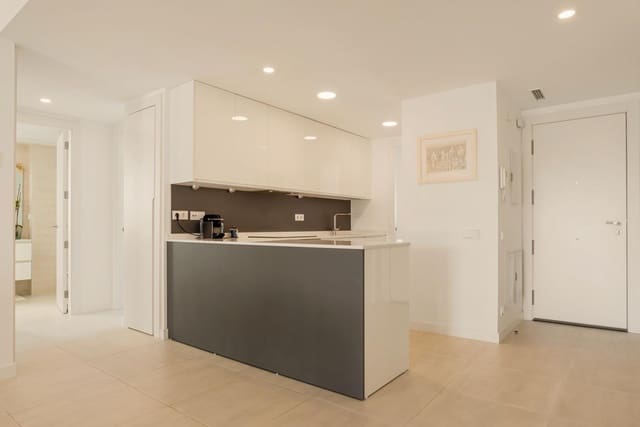 2 soverom Leilighet til salgs i La Concha - Resina Golf, Estepona med svømmebasseng garasje - € 495 000 (Ref: 9542407)