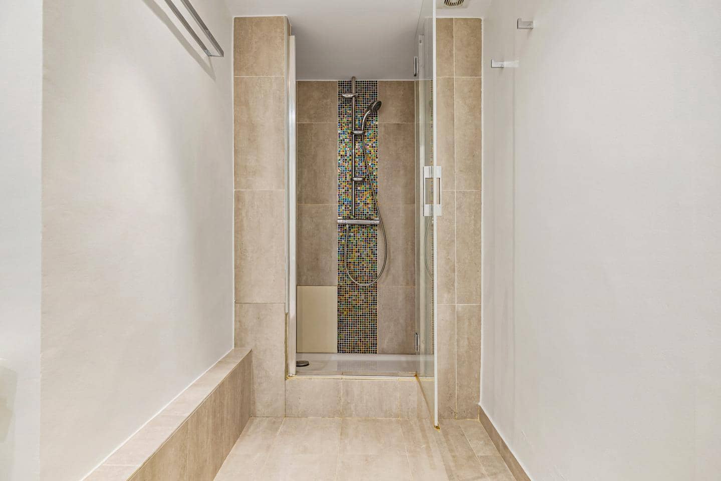 5 sypialnia Willa na sprzedaż w Benahavis z basenem garażem - 1 095 000 € (Ref: 9542588)