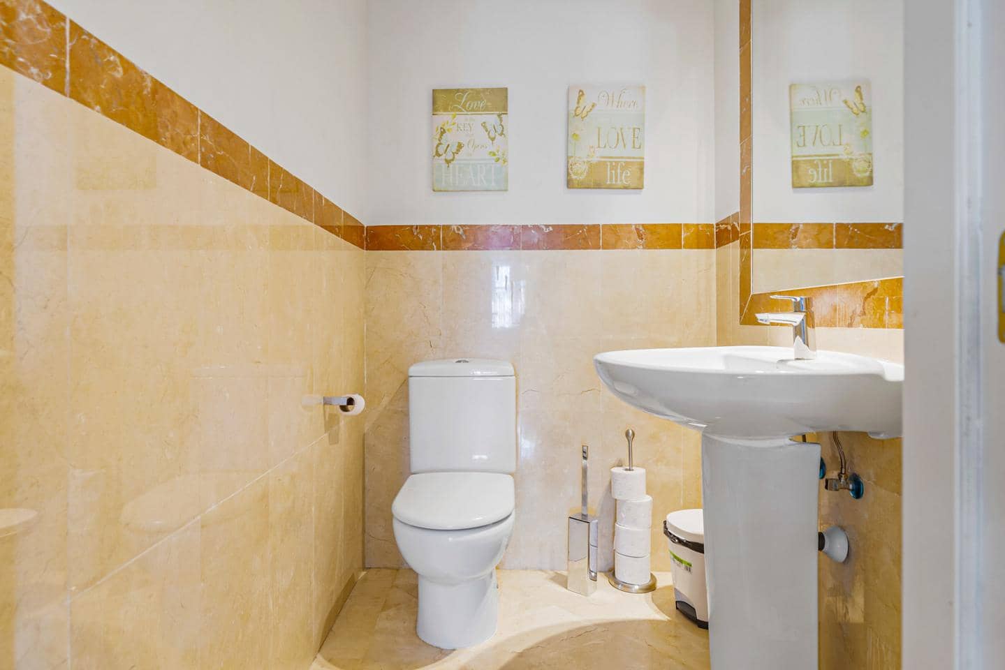 5 sypialnia Willa na sprzedaż w Benahavis z basenem garażem - 1 095 000 € (Ref: 9542588)