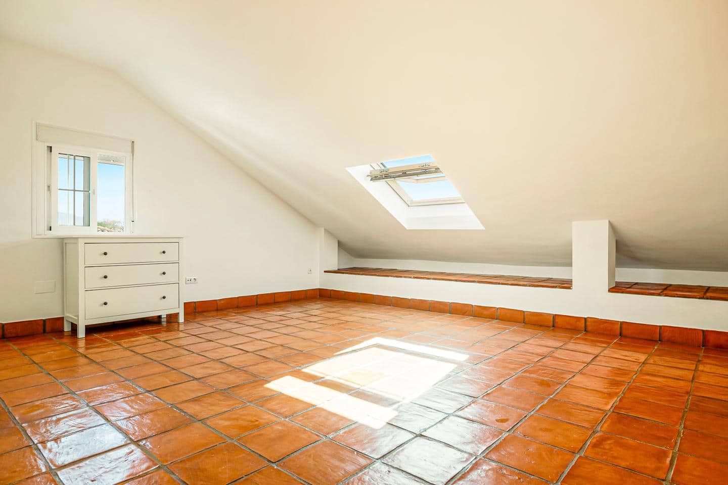 4 slaapkamer Villa te koop in Marbella met zwembad garage - € 949.000 (Ref: 9542589)