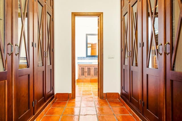 4 slaapkamer Villa te koop in Guadalmina Alta, Marbella met zwembad garage - € 949.000 (Ref: 9542589)