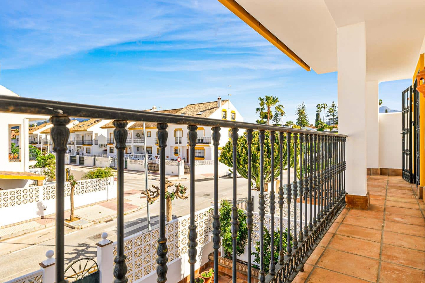 4 slaapkamer Villa te koop in Marbella met zwembad garage - € 949.000 (Ref: 9542589)