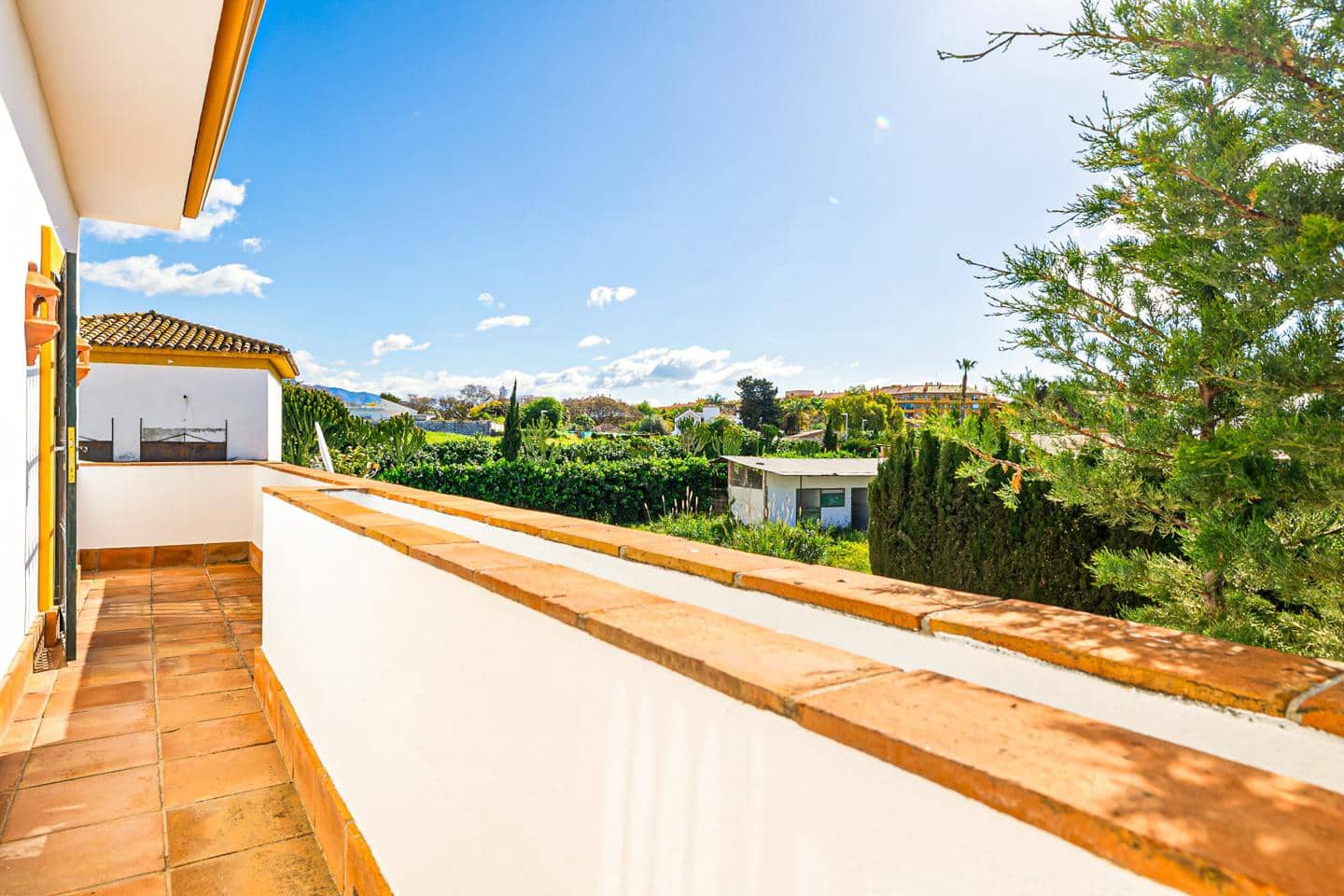 4 slaapkamer Villa te koop in Marbella met zwembad garage - € 949.000 (Ref: 9542589)