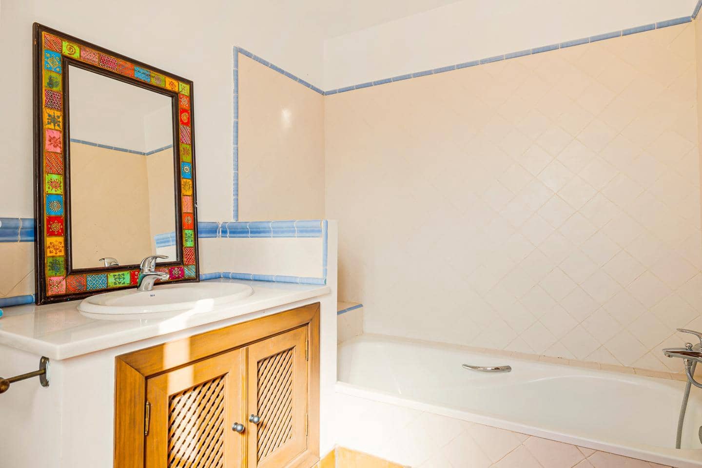 4 slaapkamer Villa te koop in Marbella met zwembad garage - € 949.000 (Ref: 9542589)