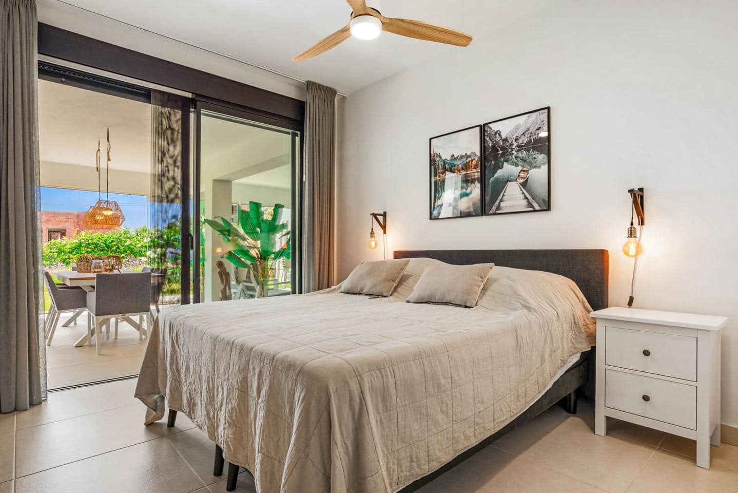 Piso de 2 habitaciones en Estepona en venta con piscina garaje - 495.000 € (Ref: 9542592)