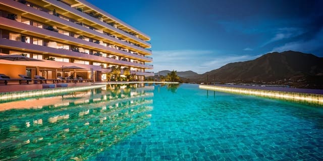 2 bedroom Flat for sale in Zona Calvario, Estepona with pool garage - € 610,000 (Ref: 9559787)