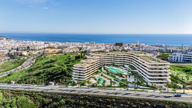 Piso de 3 habitaciones en Zona Calvario, Estepona en venta con piscina garaje - 780.000 € (Ref: 9613931)