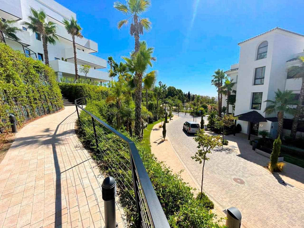 2 sovrum Lägenhet till salu i Estepona med pool garage - 871 442 € (Ref: 9614286)