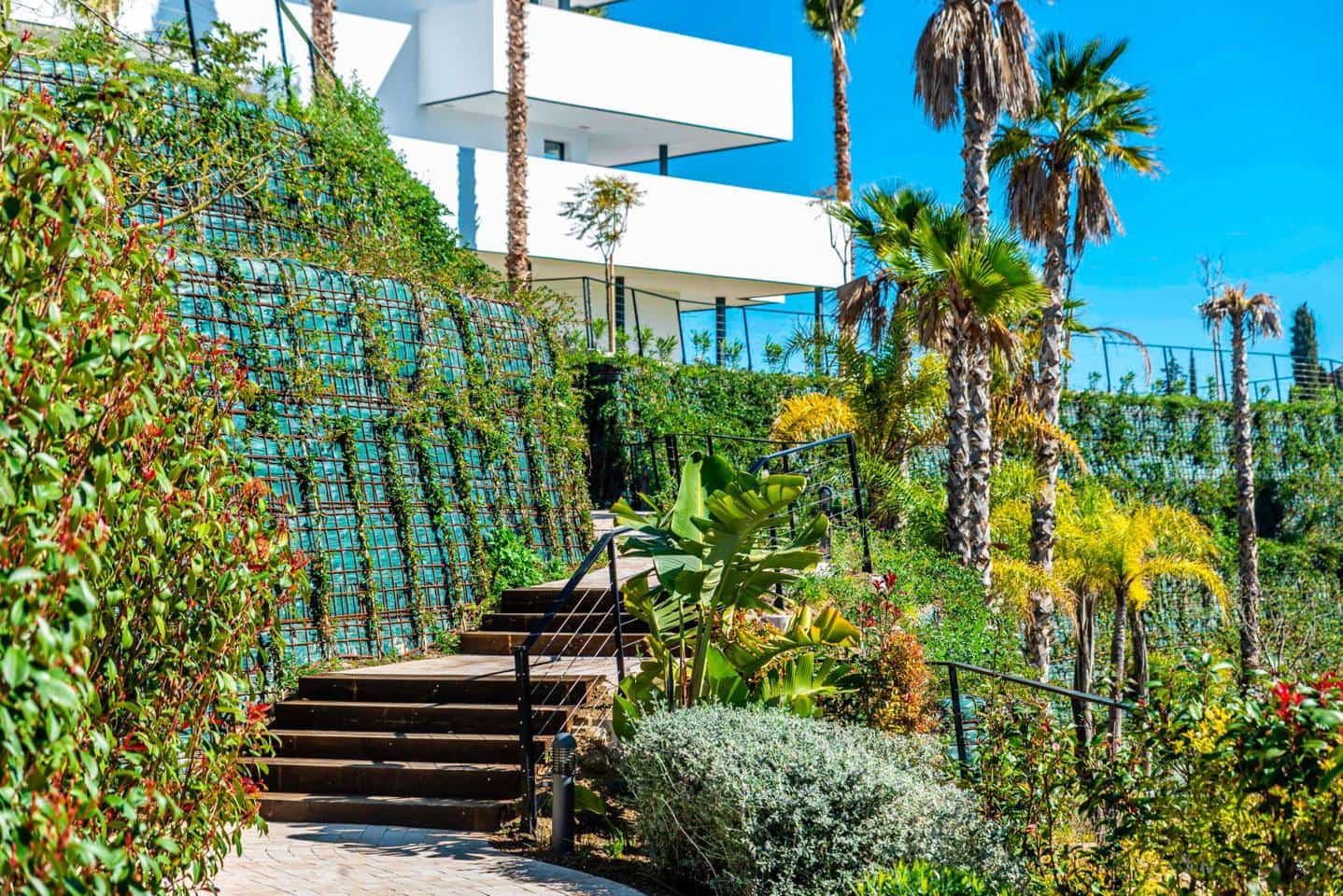 4 sypialnia Mieszkanie na sprzedaż w Estepona z basenem garażem - 907 535 € (Ref: 9614288)