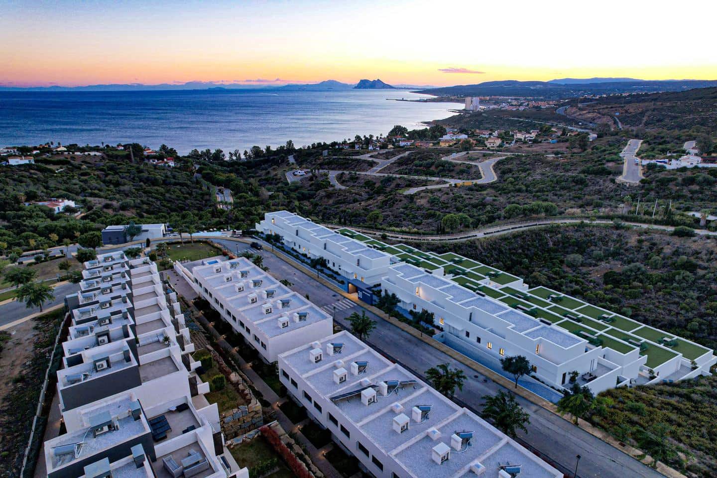 Chalet de 4 habitaciones en Manilva en venta con piscina garaje - 490.000 € (Ref: 9618780)