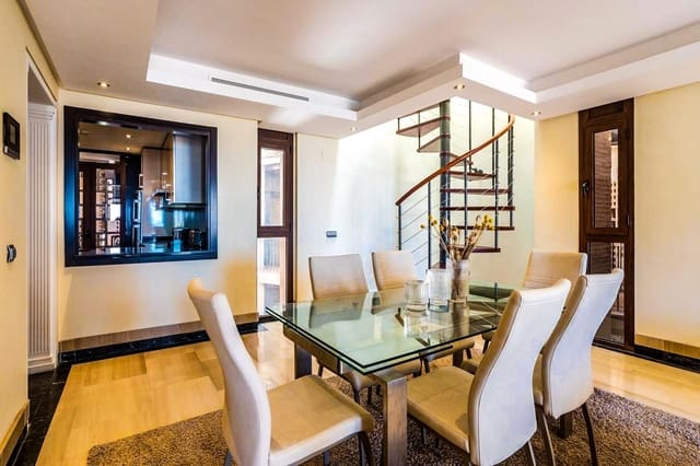 2 bedroom Flat for sale in Los Llanos, Estepona with pool garage - € 630,000 (Ref: 9618781)