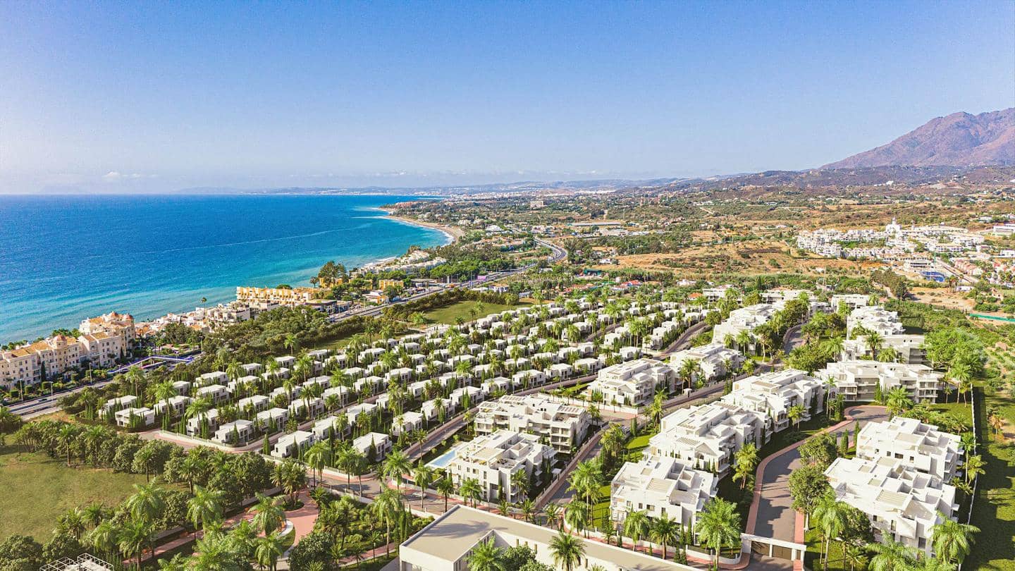 4 bedroom Flat for sale in New Golden Mile with pool garage - € 1,450,000 (Ref: 9620659)