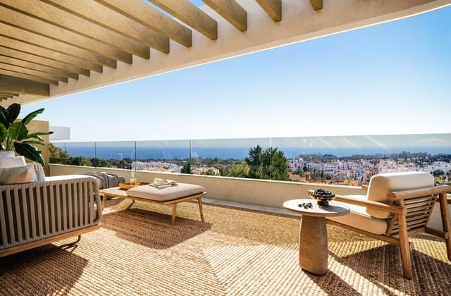 Piso de 2 habitaciones en El Paraiso, Estepona en venta con piscina garaje - 609.000 € (Ref: 9631529)