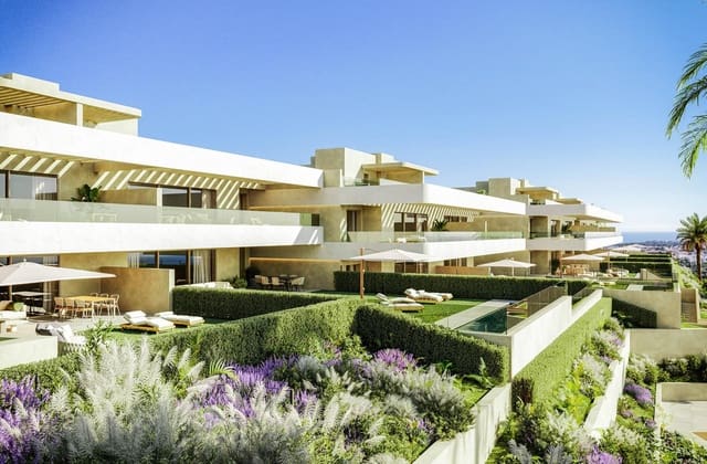 Piso de 2 habitaciones en El Paraiso, Estepona en venta con piscina garaje - 609.000 € (Ref: 9631529)