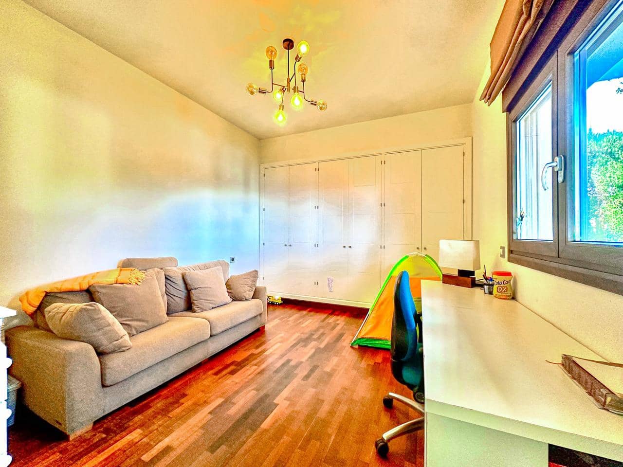 5 sovrum Villa till salu i Torreguadiaro med pool garage - 1 190 000 € (Ref: 9634818)