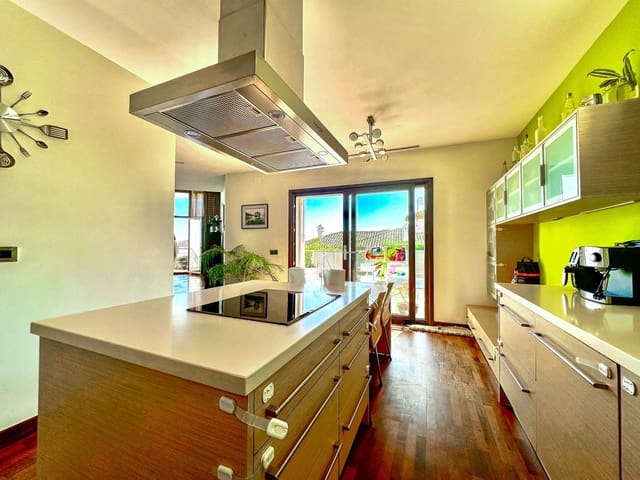 5 sovrum Villa till salu i Torreguadiaro, San Roque med pool garage - 1 190 000 € (Ref: 9634818)