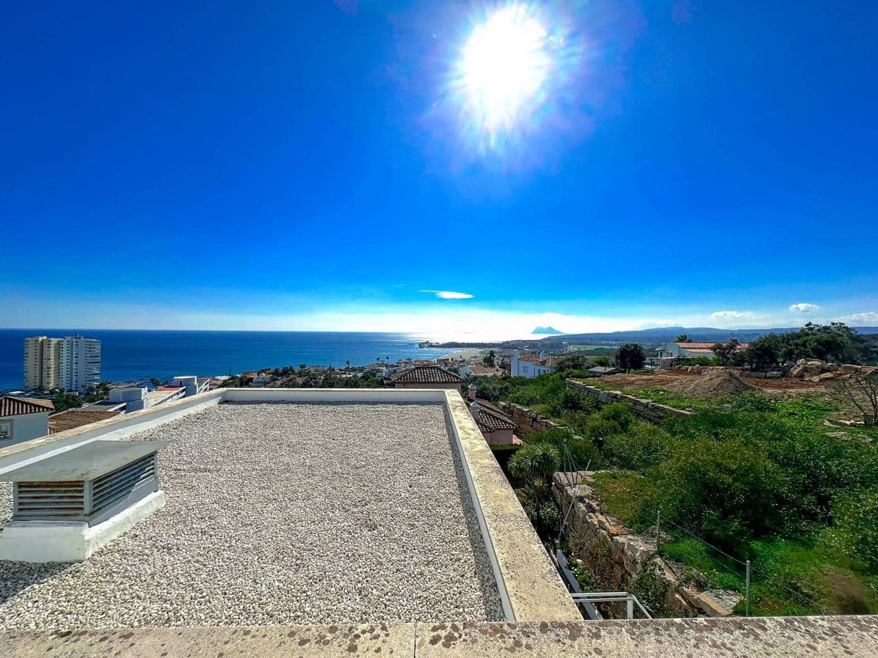 5 sovrum Villa till salu i Torreguadiaro med pool garage - 1 190 000 € (Ref: 9634818)