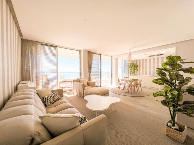 3 quarto Apartamento para venda em Estepona com piscina garagem - 1 400 000 € (Ref: 9636122)