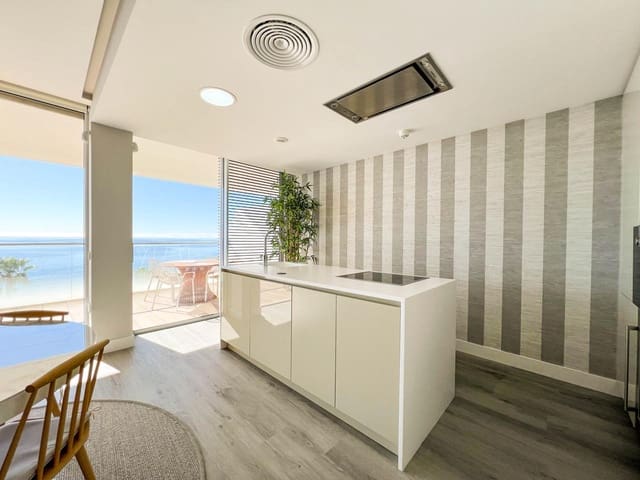 3 quarto Apartamento para venda em Estepona com piscina garagem - 1 400 000 € (Ref: 9636122)