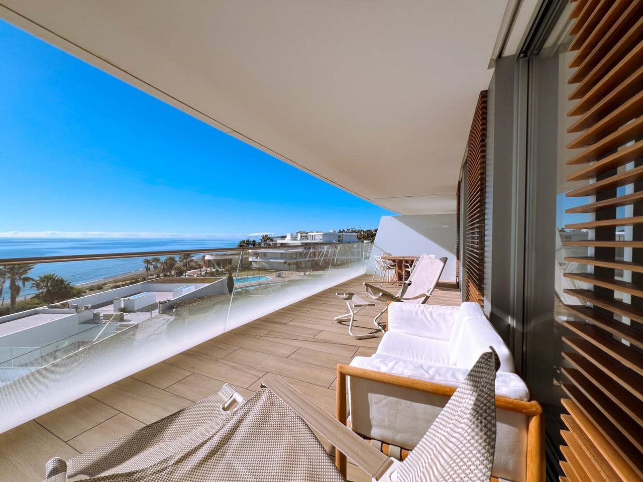 3 Zimmer Wohnung zu verkaufen in Estepona mit Pool Garage - 1.400.000 € (Ref: 9636122)