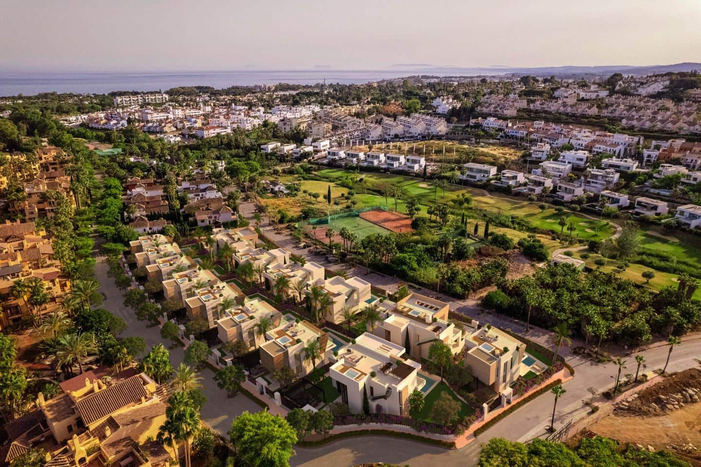 5 sovrum Villa till salu i El Paraiso med pool garage - 1 950 000 € (Ref: 9636123)