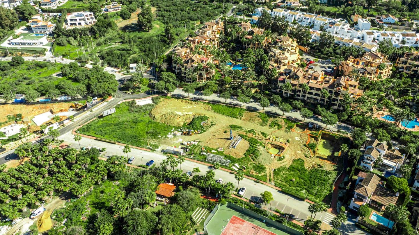 5 sovrum Villa till salu i El Paraiso med pool garage - 1 950 000 € (Ref: 9636123)