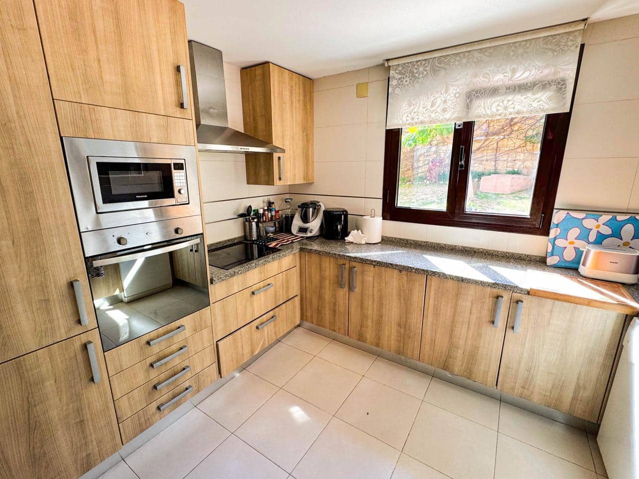 4 chambre Villa/Maison à vendre à Estepona avec piscine garage - 665 000 € (Ref: 9645885)