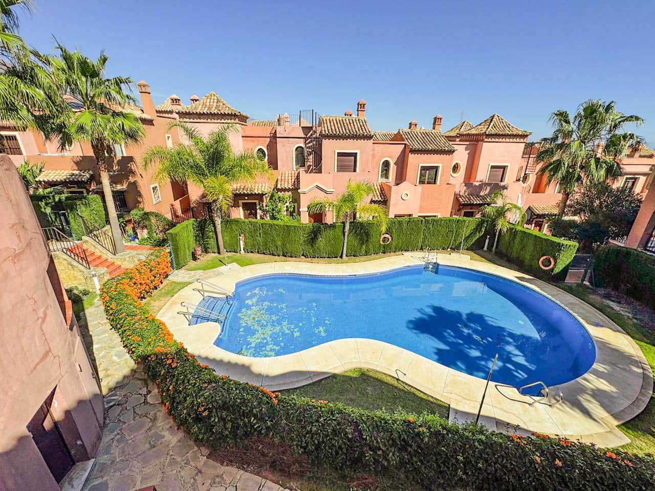 4 chambre Villa/Maison à vendre à Estepona avec piscine garage - 665 000 € (Ref: 9645885)