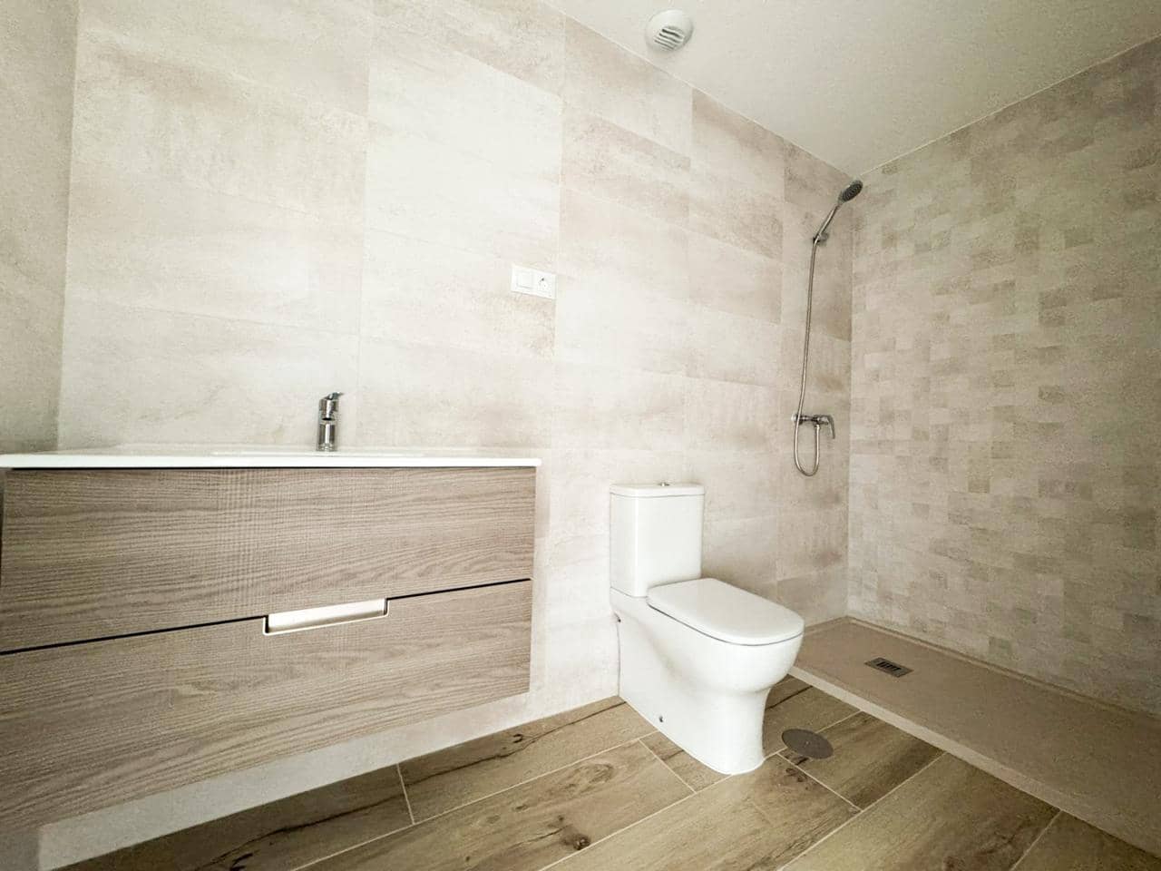 3 Zimmer Wohnung zu verkaufen in Nueva Andalucia mit Pool Garage - 500.000 € (Ref: 9645889)