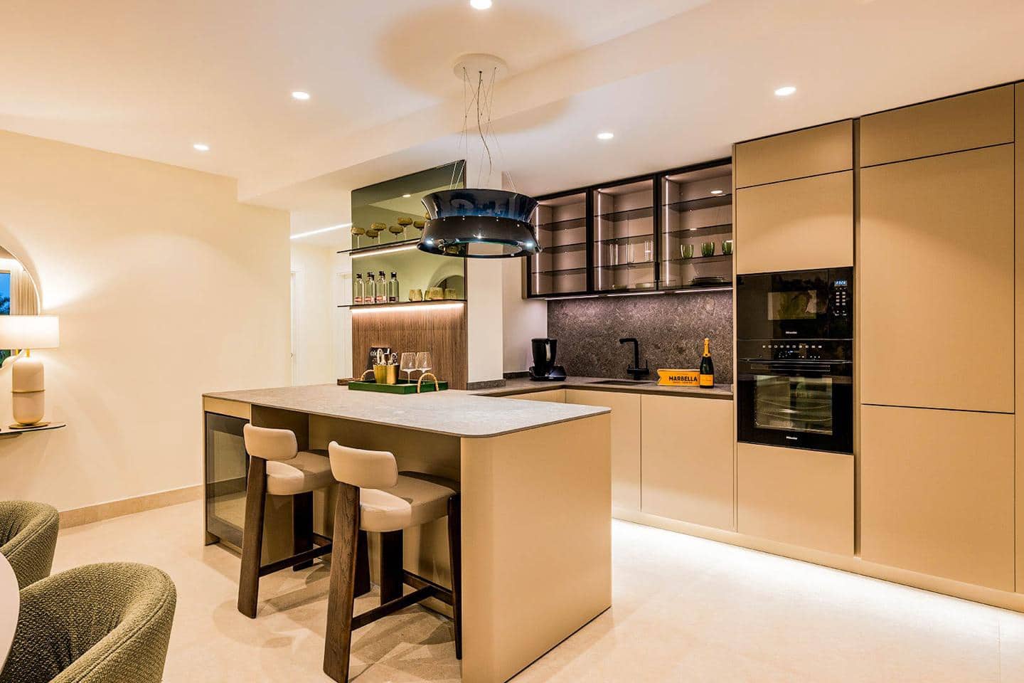 3 camera da letto Appartamento in vendita in New Golden Mile con piscina garage - 1.995.000 € (Rif: 9653123)