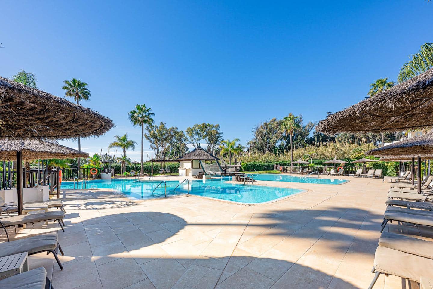 3 camera da letto Appartamento in vendita in New Golden Mile con piscina garage - 1.995.000 € (Rif: 9653123)