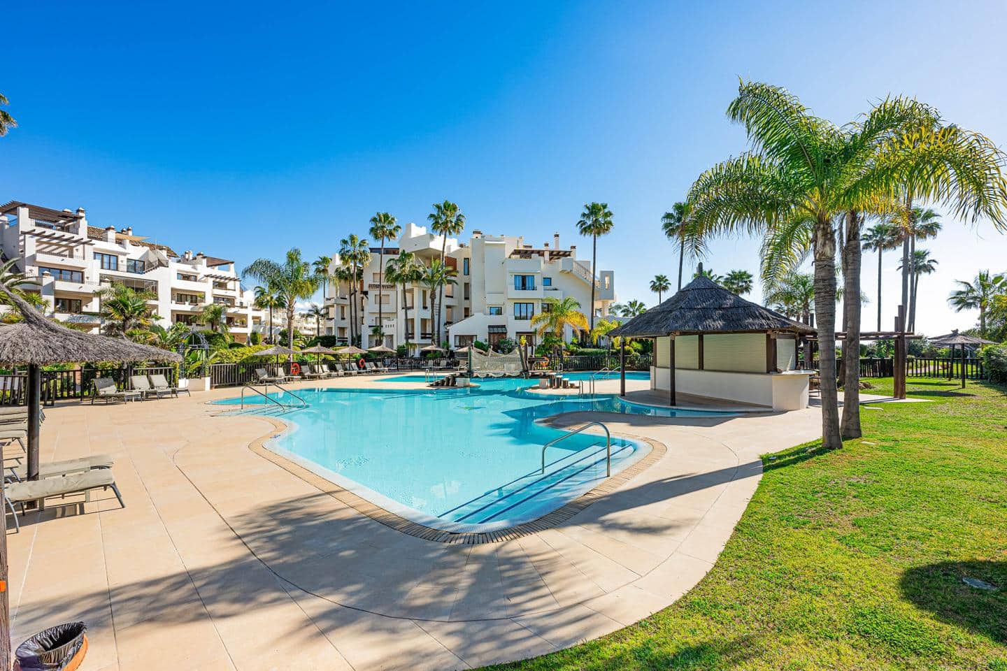 3 camera da letto Appartamento in vendita in New Golden Mile con piscina garage - 1.995.000 € (Rif: 9653123)