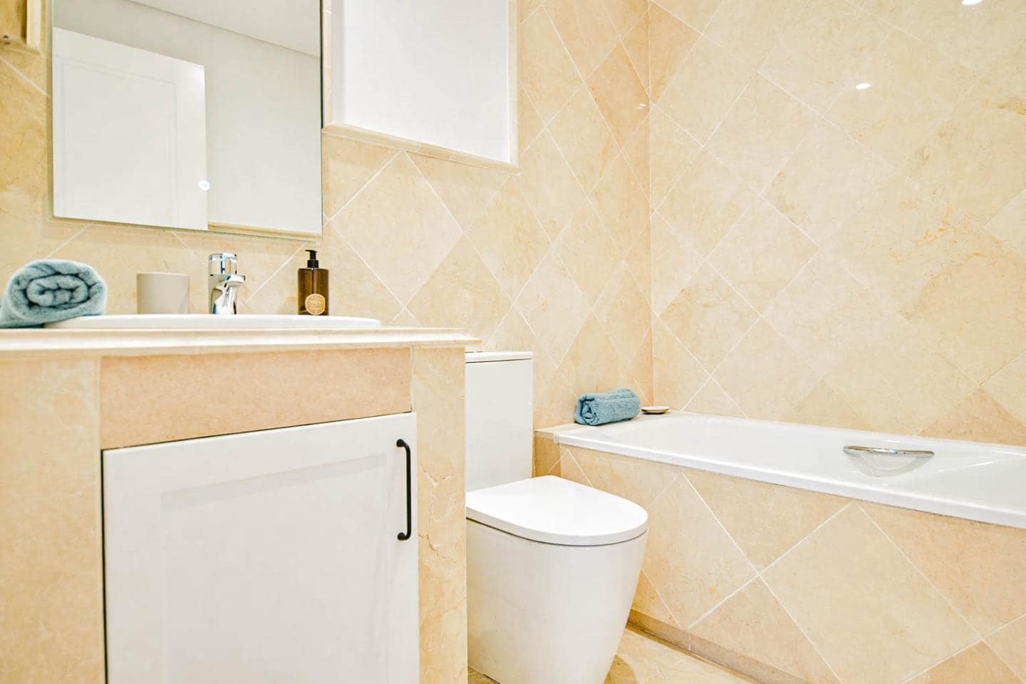 3 sovrum Lägenhet till salu i Marbella med pool garage - 720 000 € (Ref: 9665342)