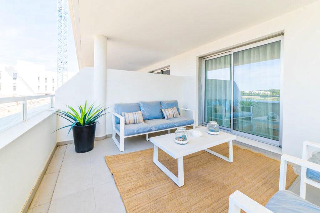 3 bedroom Flat for sale in Estepona with pool garage - € 384,000 (Ref: 9665465)