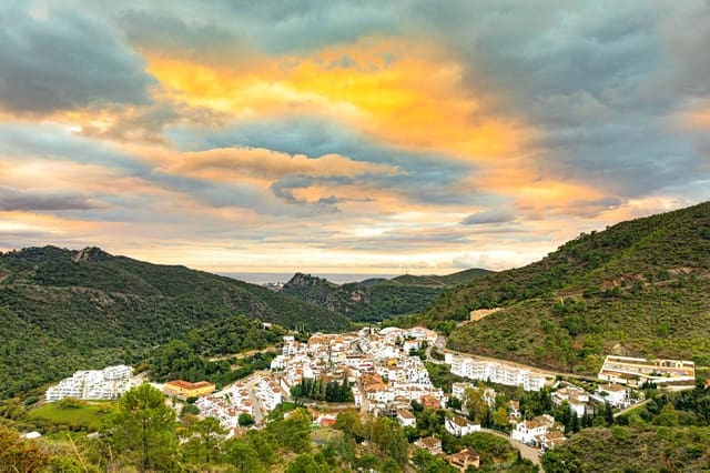 3 soveværelse Lejlighed til salg i Benahavís pueblo, Benahavís med swimmingpool garage - € 535.000 (Ref: 9672191)