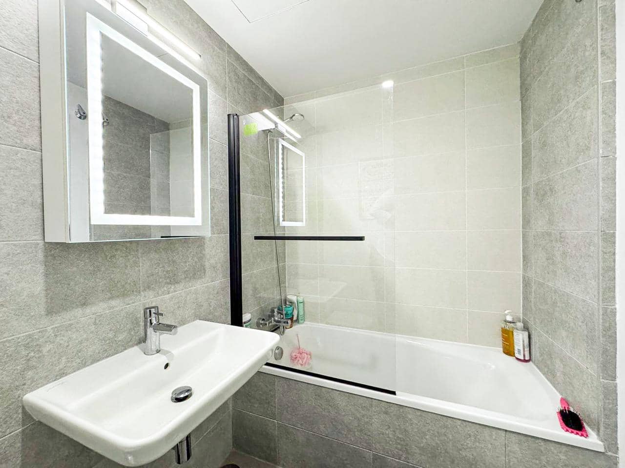 3 sypialnia Mieszkanie na sprzedaż w Estepona z basenem garażem - 488 000 € (Ref: 9786807)