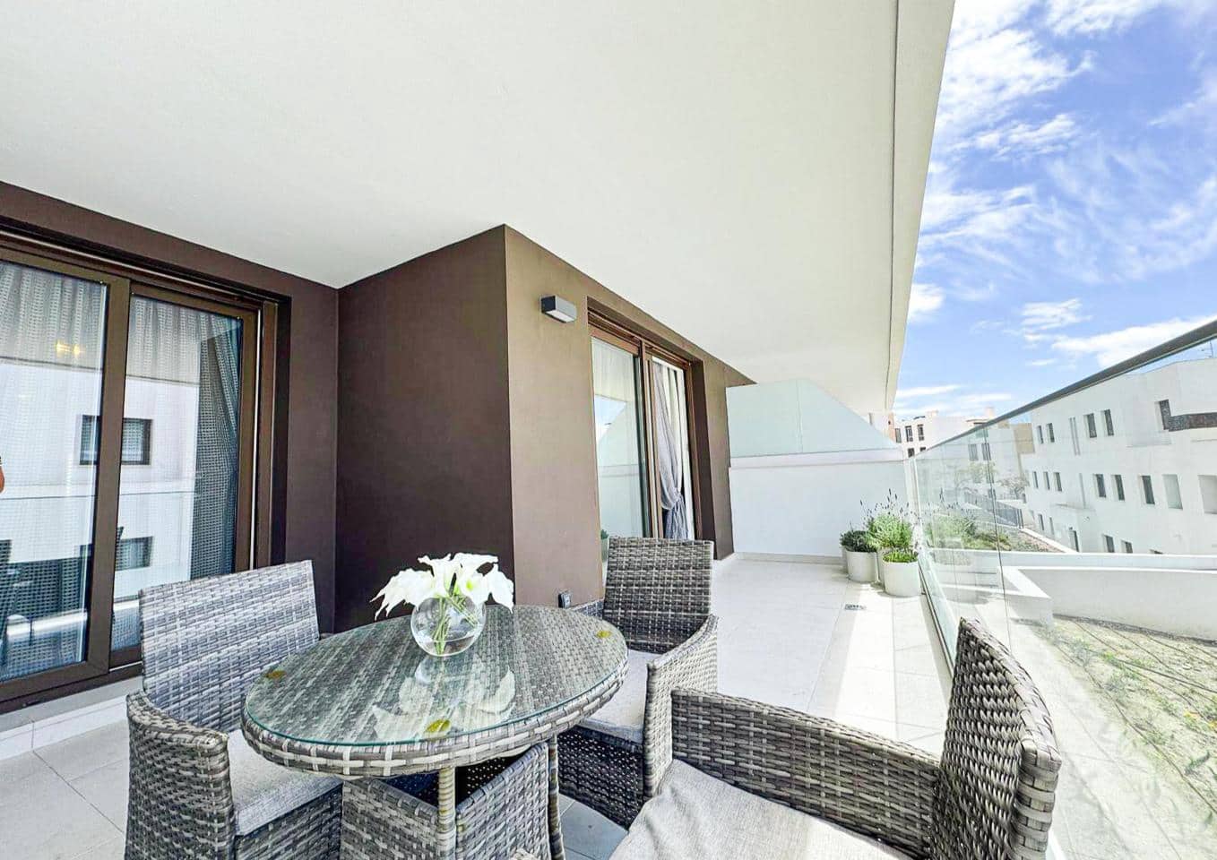 3 sypialnia Mieszkanie na sprzedaż w Estepona z basenem garażem - 488 000 € (Ref: 9786807)