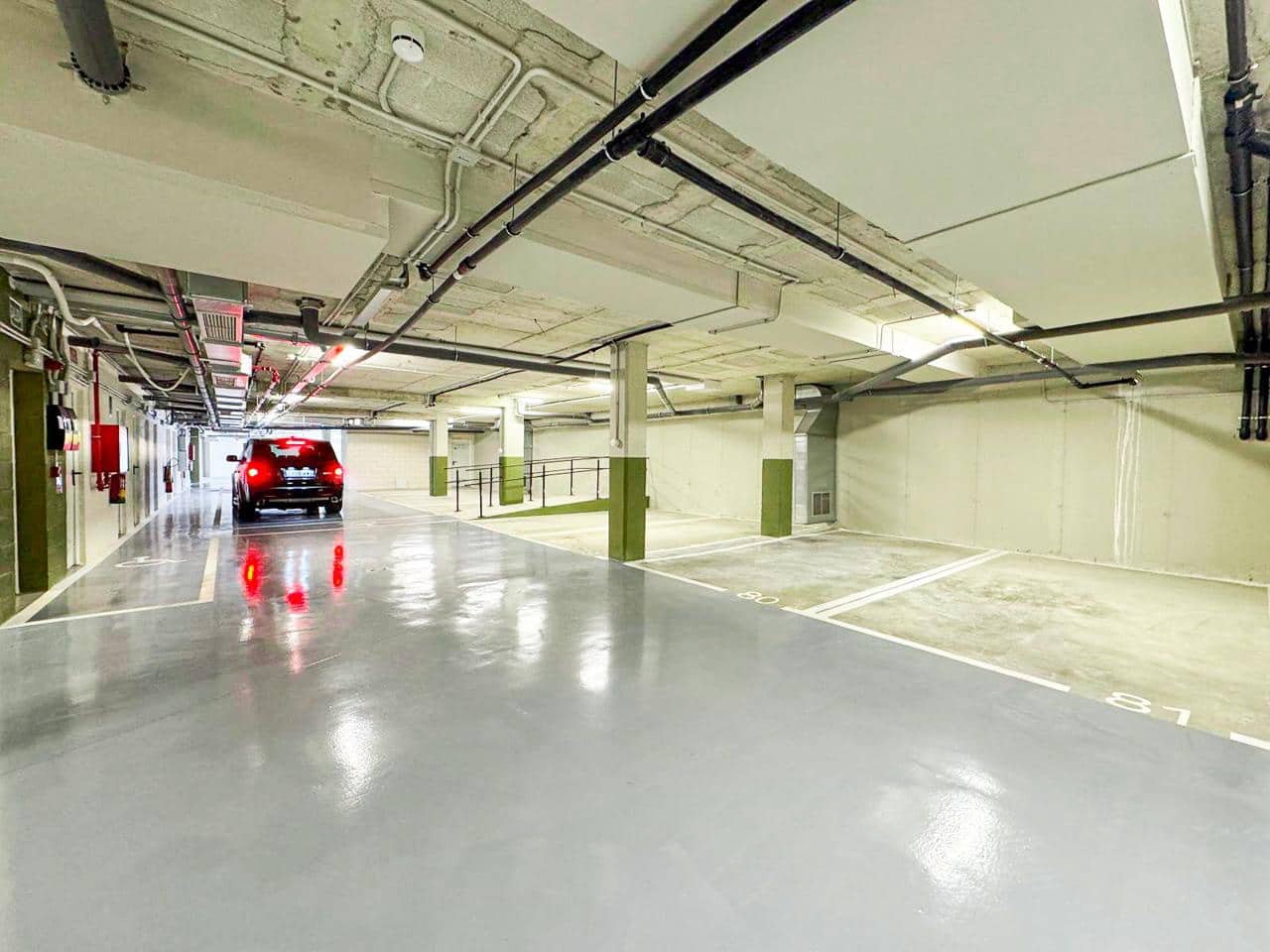 3 sypialnia Mieszkanie na sprzedaż w Estepona z basenem garażem - 488 000 € (Ref: 9786807)