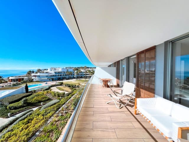 Piso de 3 habitaciones en Marina de Casares, Casares en venta con piscina garaje - 1.400.000 € (Ref: 9790083)